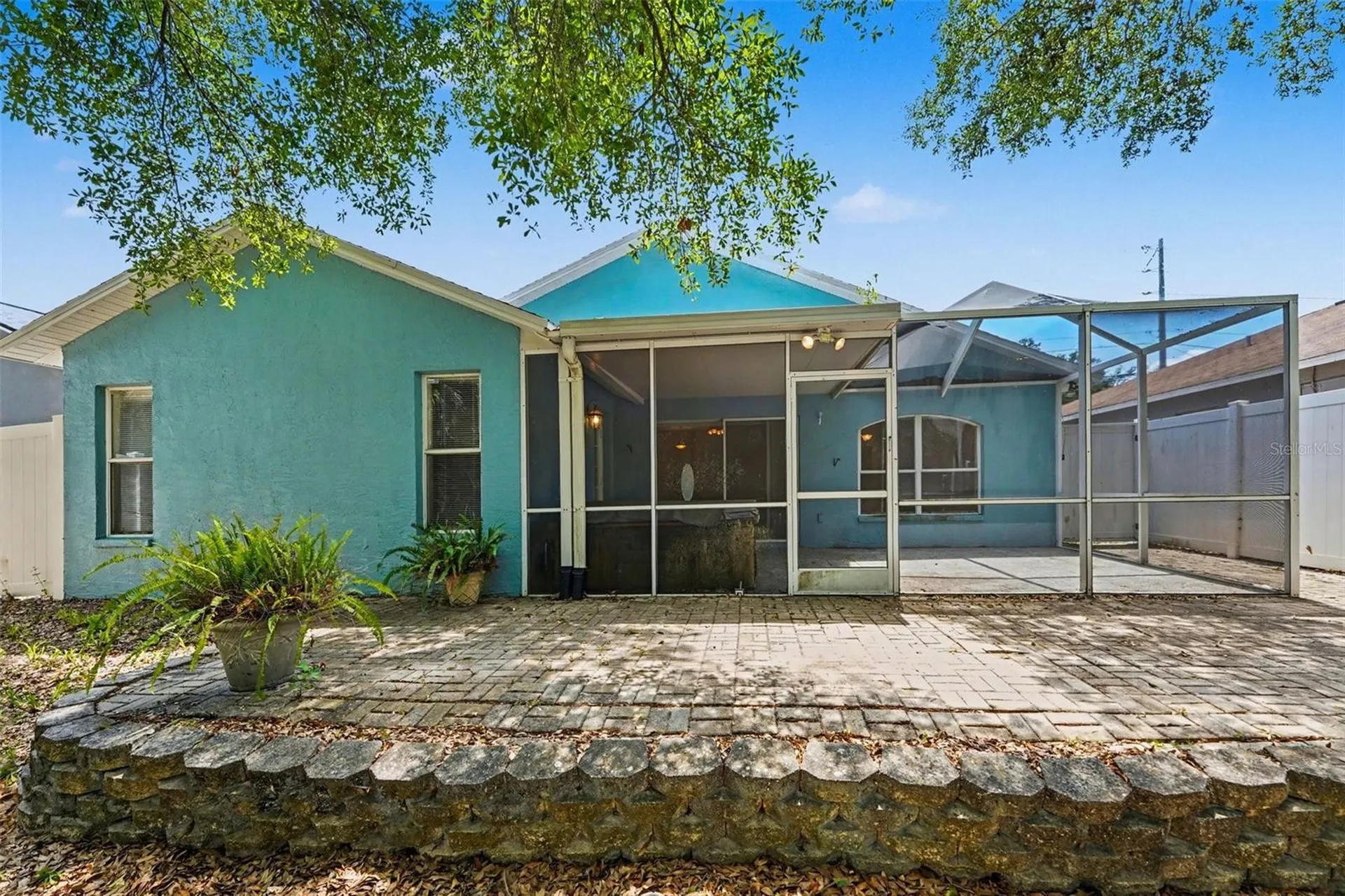 447 Dixie Highway Tarpon Springs FL 34689