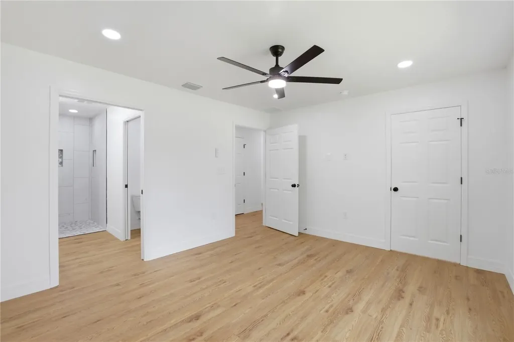 124 Guava Terrace Ocklawaha FL 32179