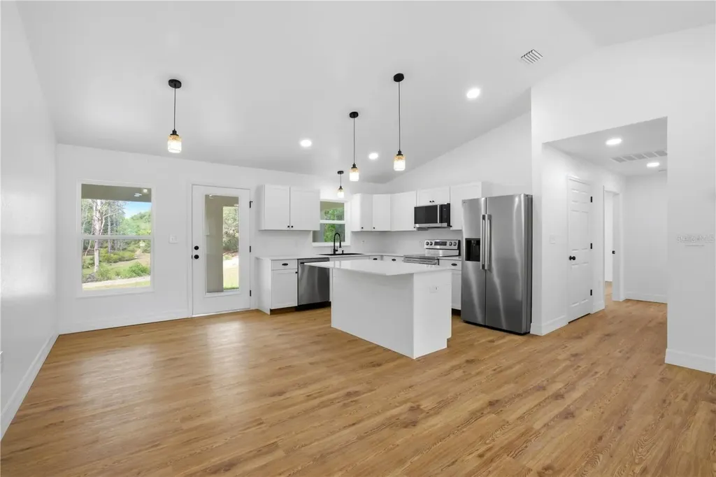 124 Guava Terrace Ocklawaha FL 32179