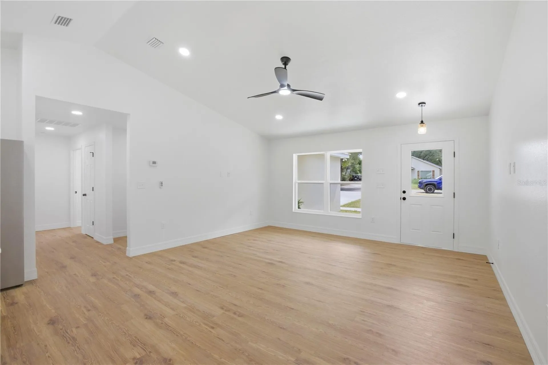 124 Guava Terrace Ocklawaha FL 32179