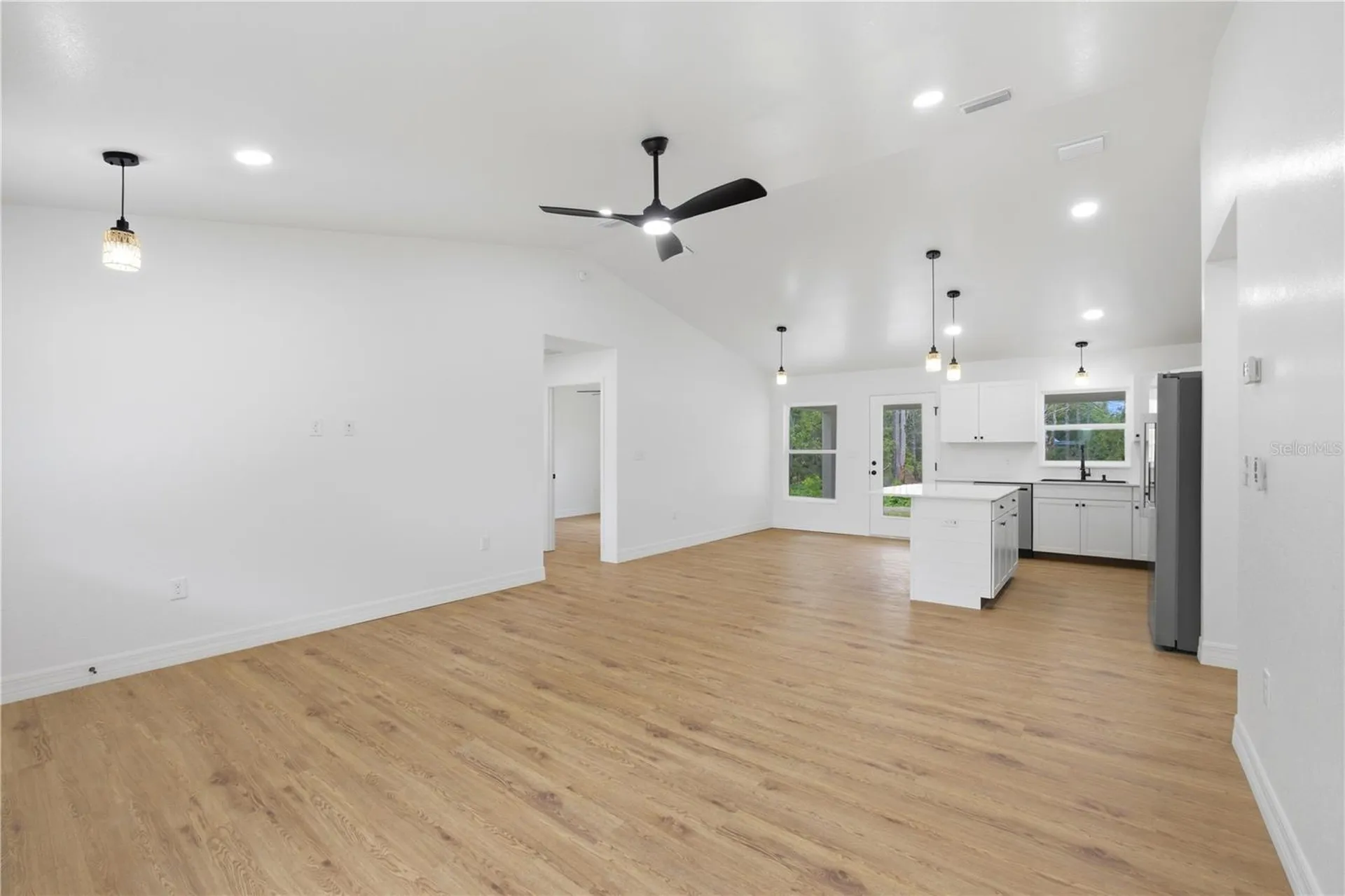 124 Guava Terrace Ocklawaha FL 32179