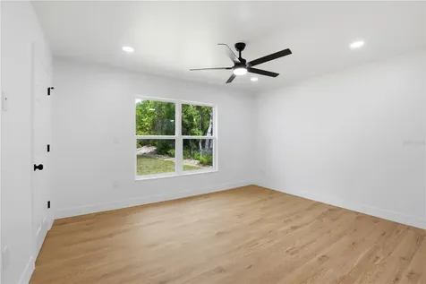 124 Guava Terrace Ocklawaha FL 32179