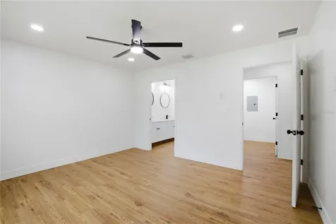 124 Guava Terrace Ocklawaha FL 32179
