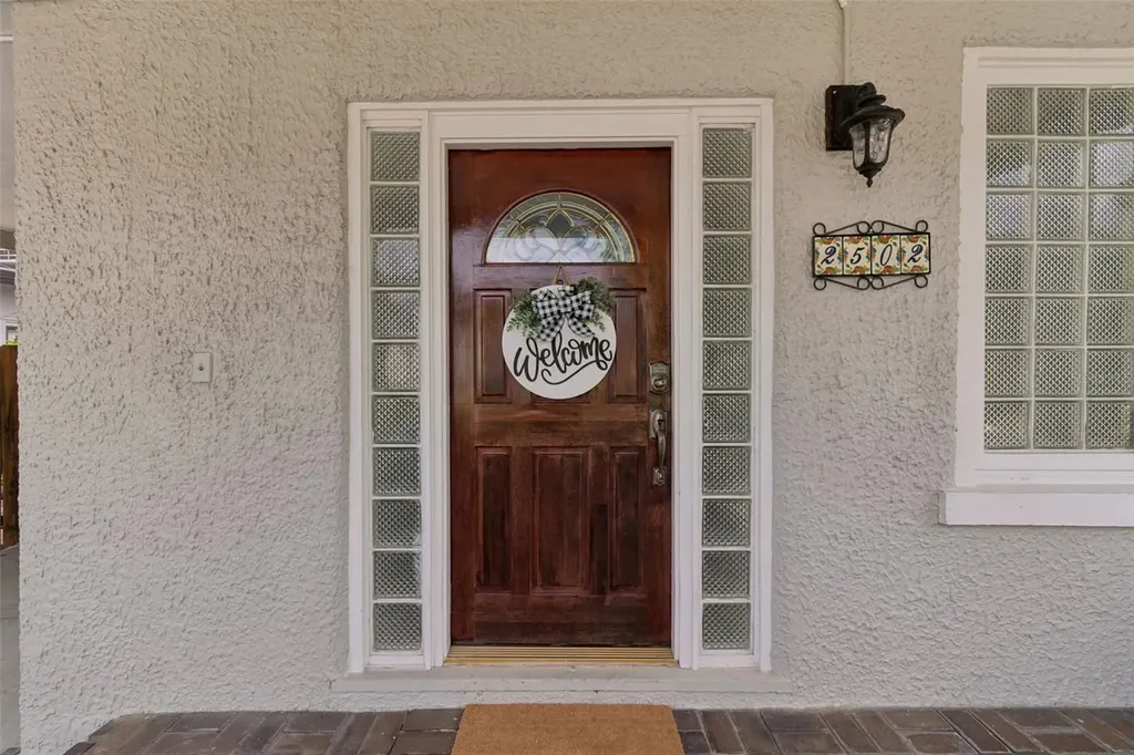 2502 W North A Street Tampa FL 33609