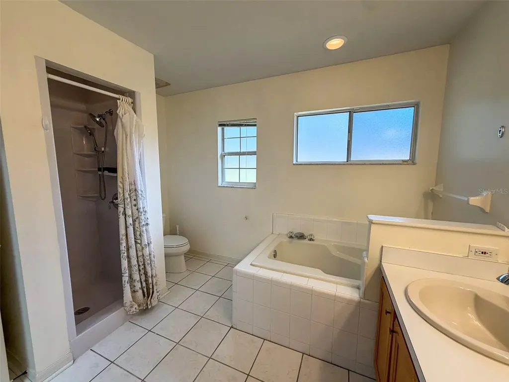 9232 NW 17th Place Gainesville FL 32606
