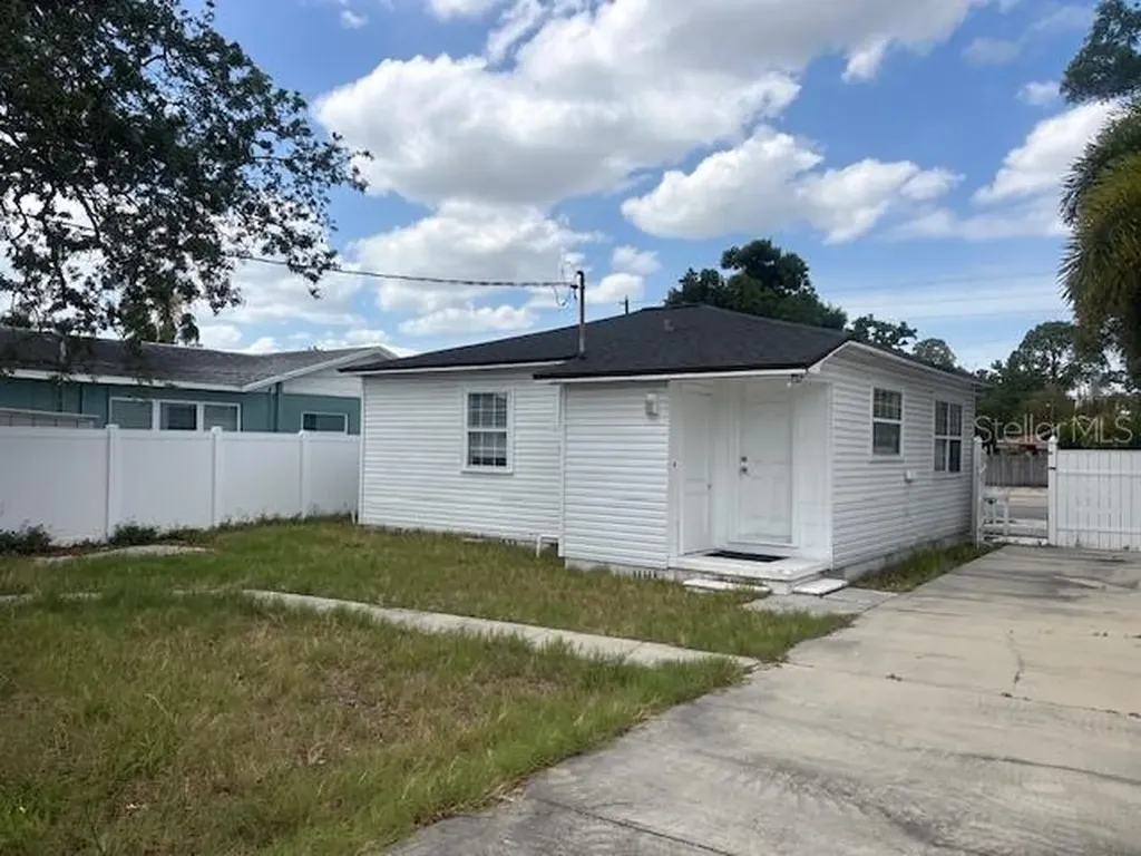 4034 38th Avenue N St Petersburg FL 33713
