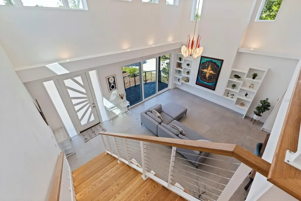 322 80th Avenue NE St Petersburg FL 33702