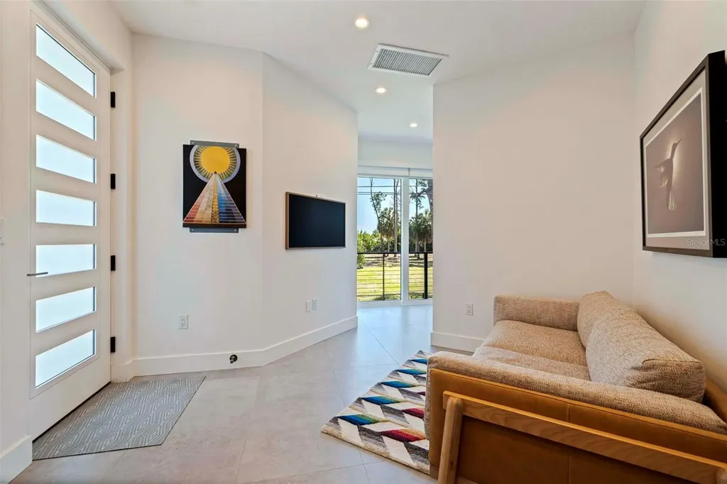 322 80th Avenue NE St Petersburg FL 33702