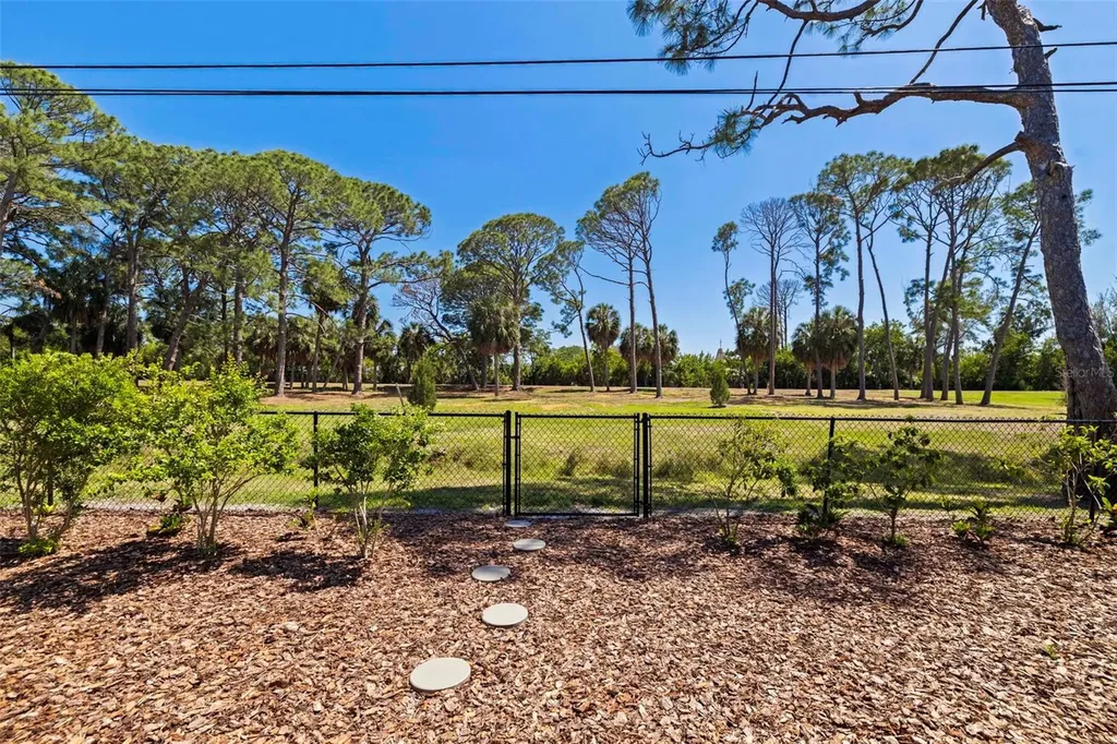 322 80th Avenue NE St Petersburg FL 33702