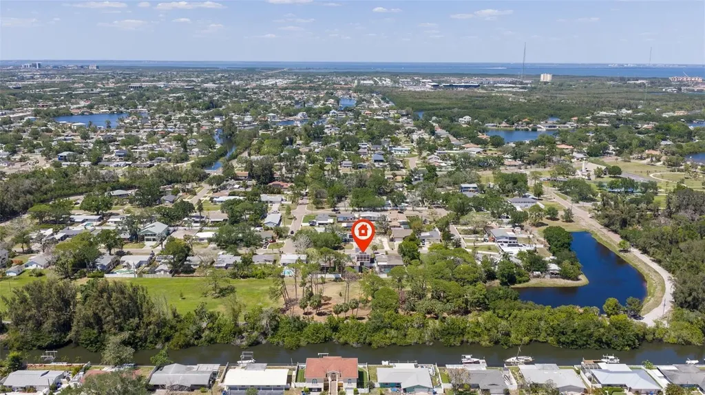 322 80th Avenue NE St Petersburg FL 33702