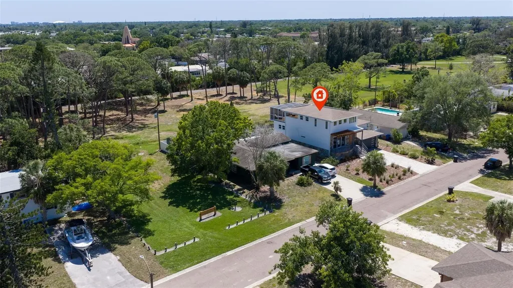 322 80th Avenue NE St Petersburg FL 33702