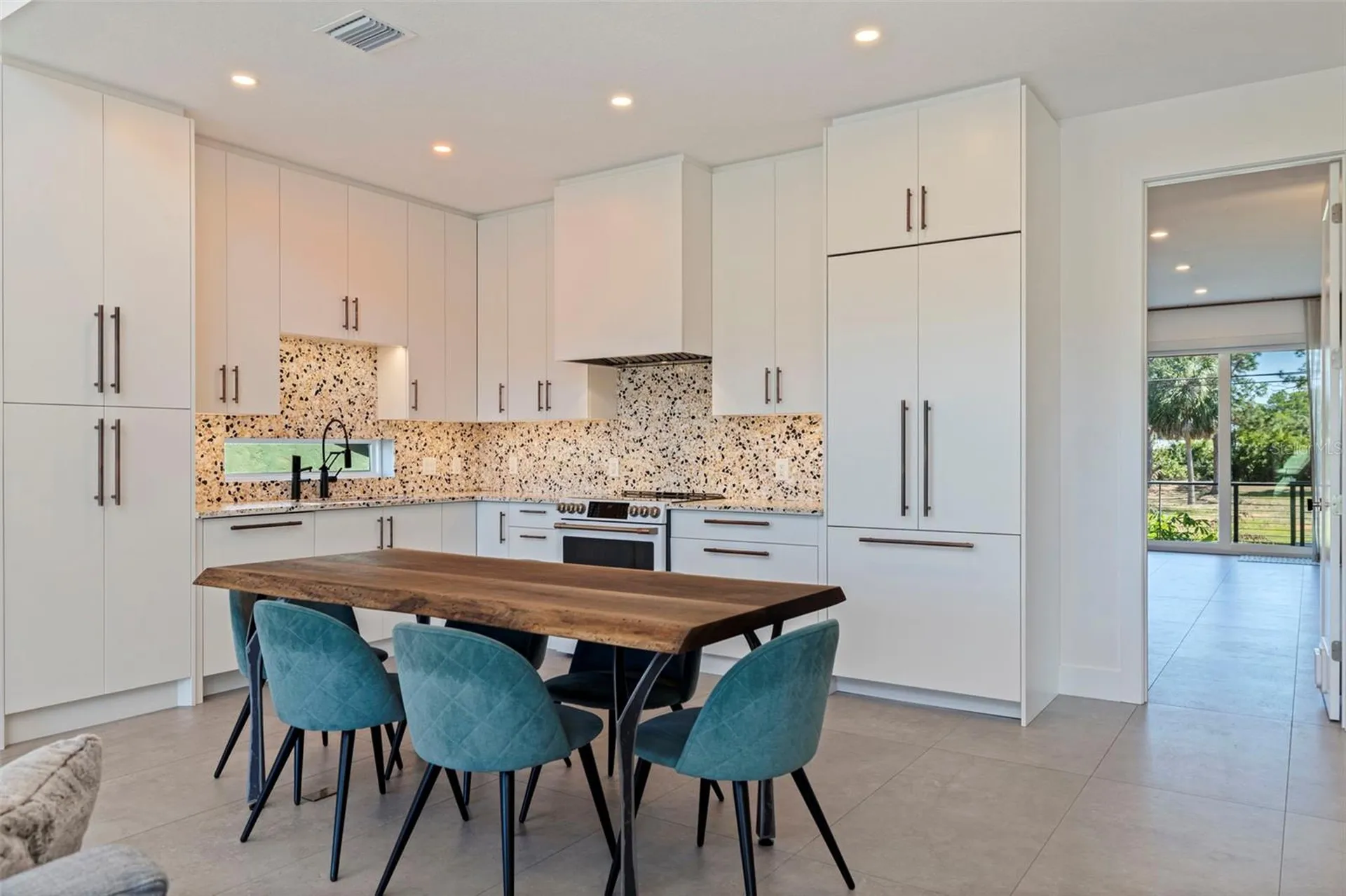 322 80th Avenue NE St Petersburg FL 33702
