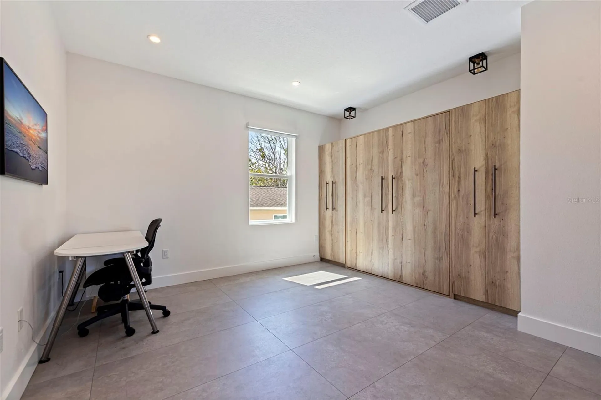 322 80th Avenue NE St Petersburg FL 33702