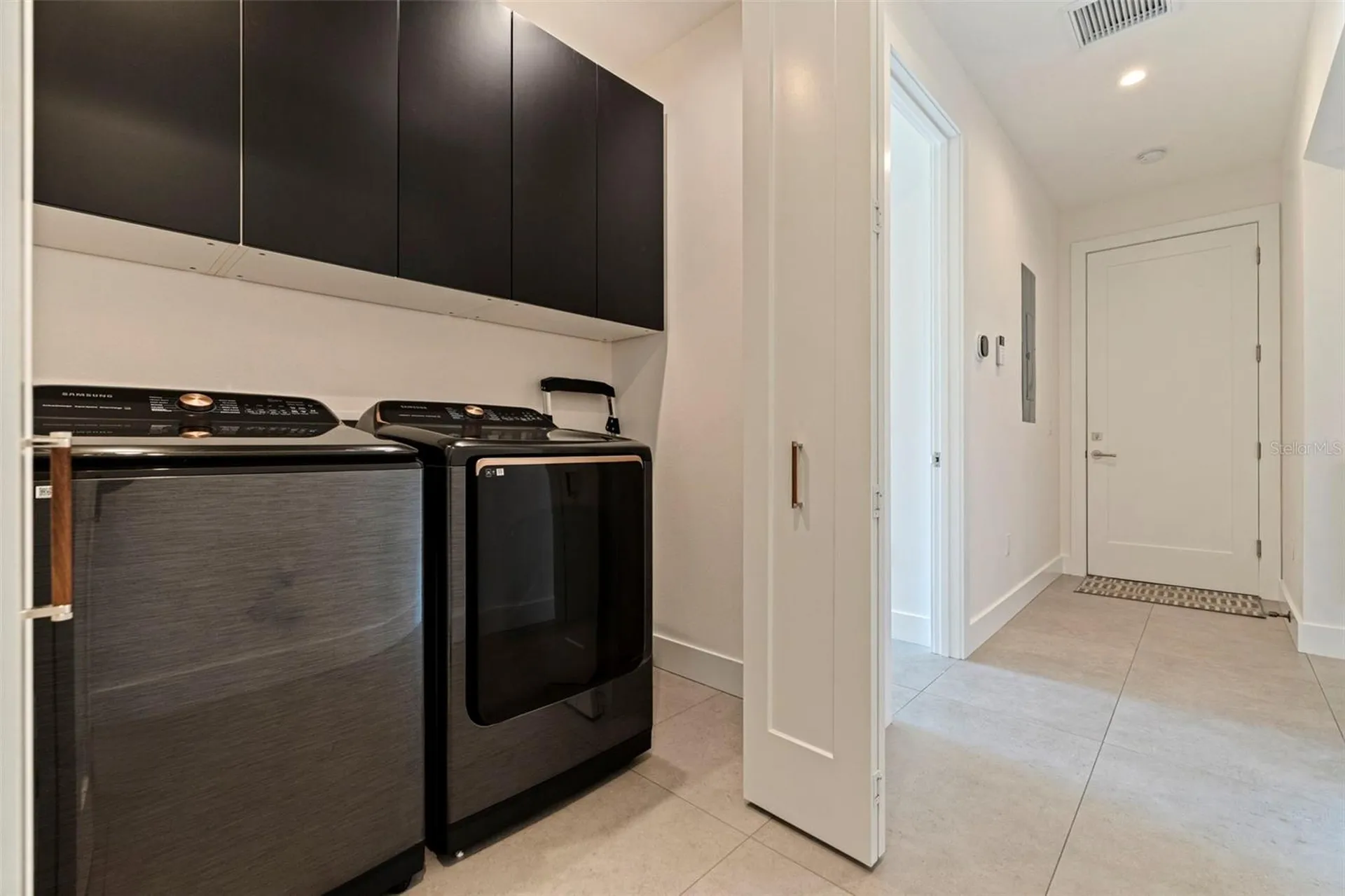 322 80th Avenue NE St Petersburg FL 33702