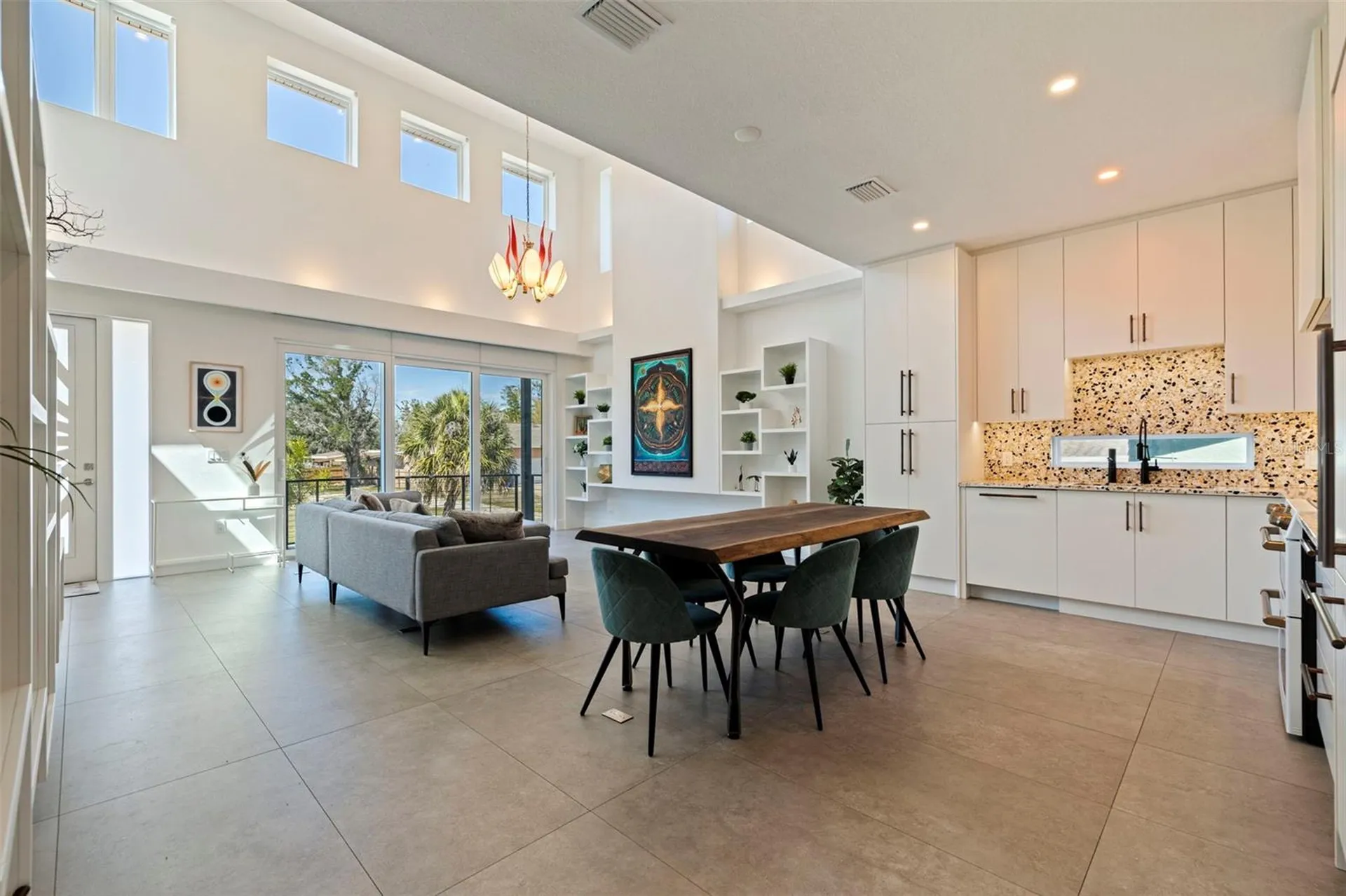 322 80th Avenue NE St Petersburg FL 33702