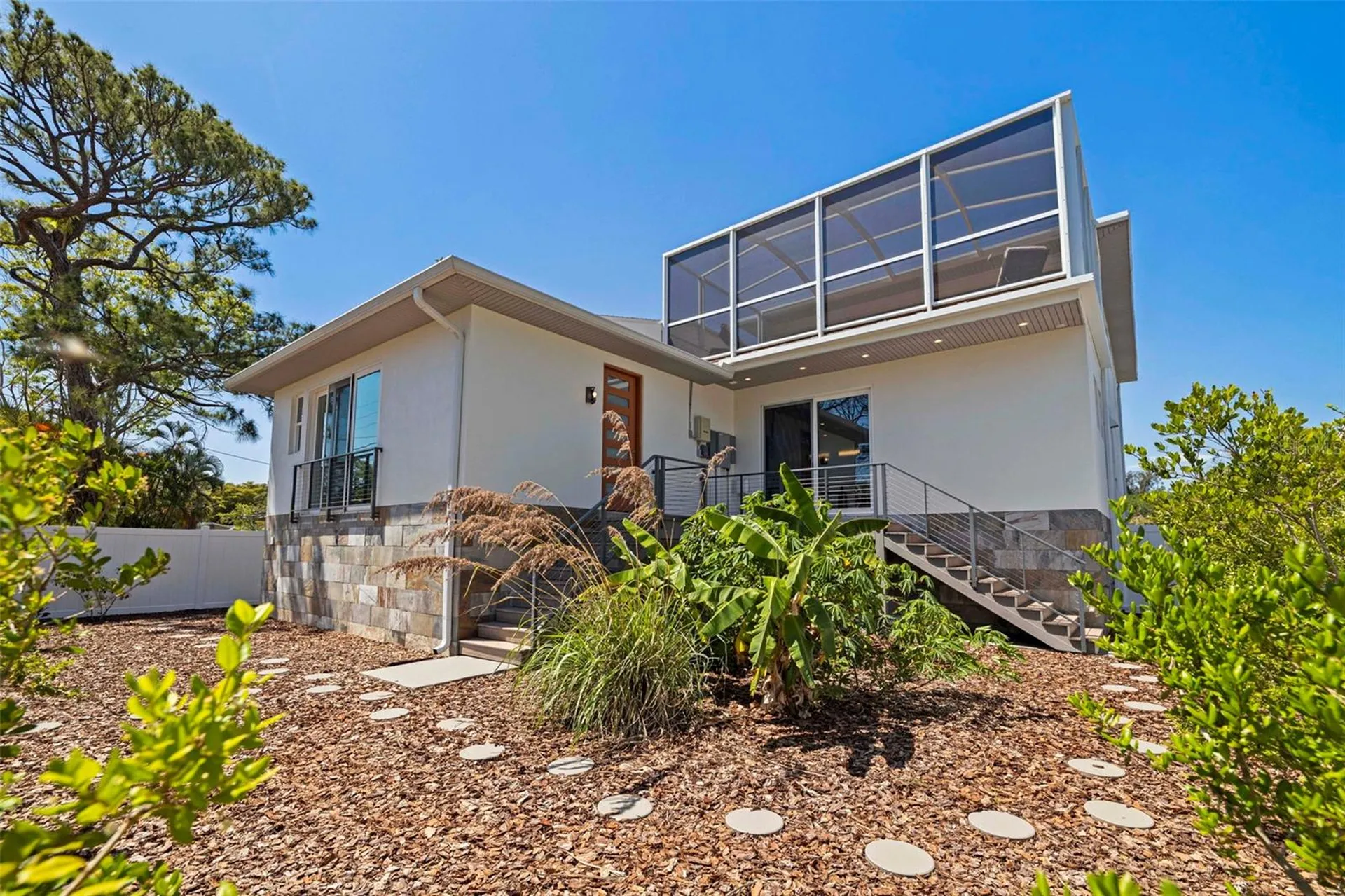 322 80th Avenue NE St Petersburg FL 33702