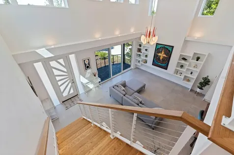 322 80th Avenue NE St Petersburg FL 33702
