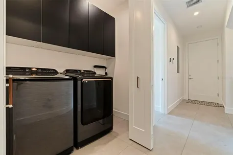 322 80th Avenue NE St Petersburg FL 33702