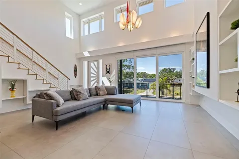 322 80th Avenue NE St Petersburg FL 33702