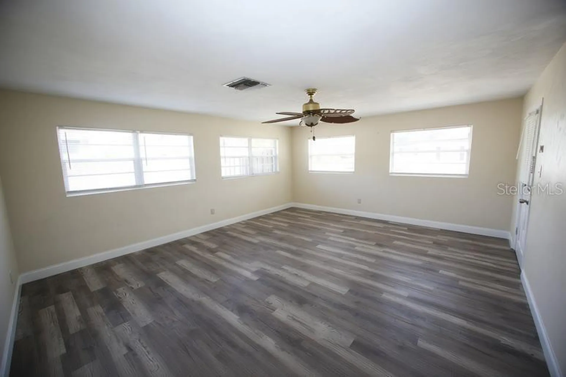 141 W Connecticut Avenue Edgewater FL 32132