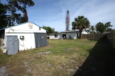 141 W Connecticut Avenue Edgewater FL 32132