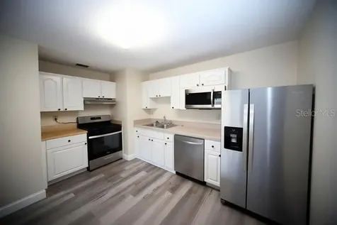 141 W Connecticut Avenue Edgewater FL 32132