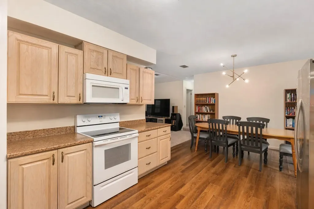 315 NW 28th Street Gainesville FL 32607