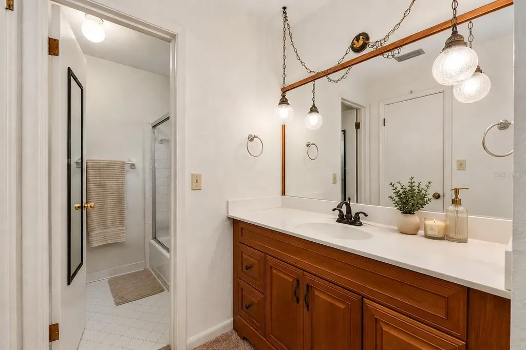315 NW 28th Street Gainesville FL 32607
