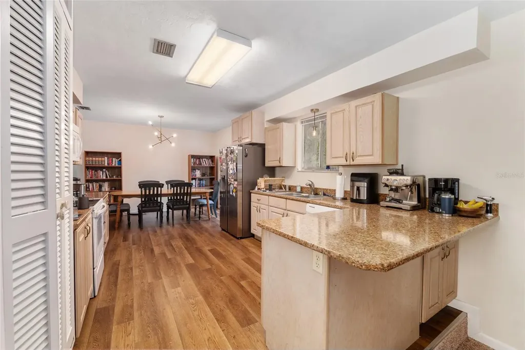 315 NW 28th Street Gainesville FL 32607