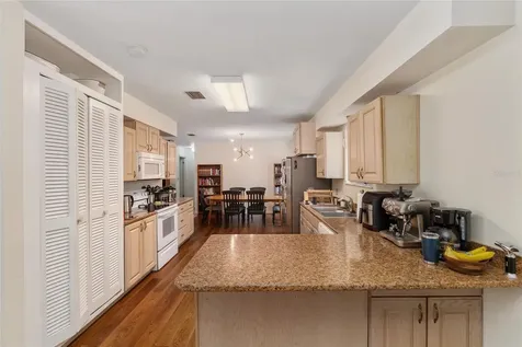 315 NW 28th Street Gainesville FL 32607