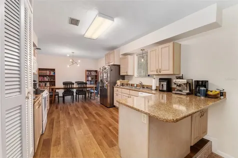 315 NW 28th Street Gainesville FL 32607
