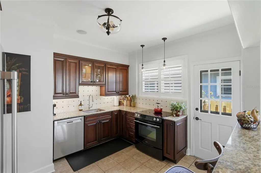 1325 24th Avenue N St Petersburg FL 33704