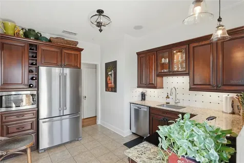 1325 24th Avenue N St Petersburg FL 33704