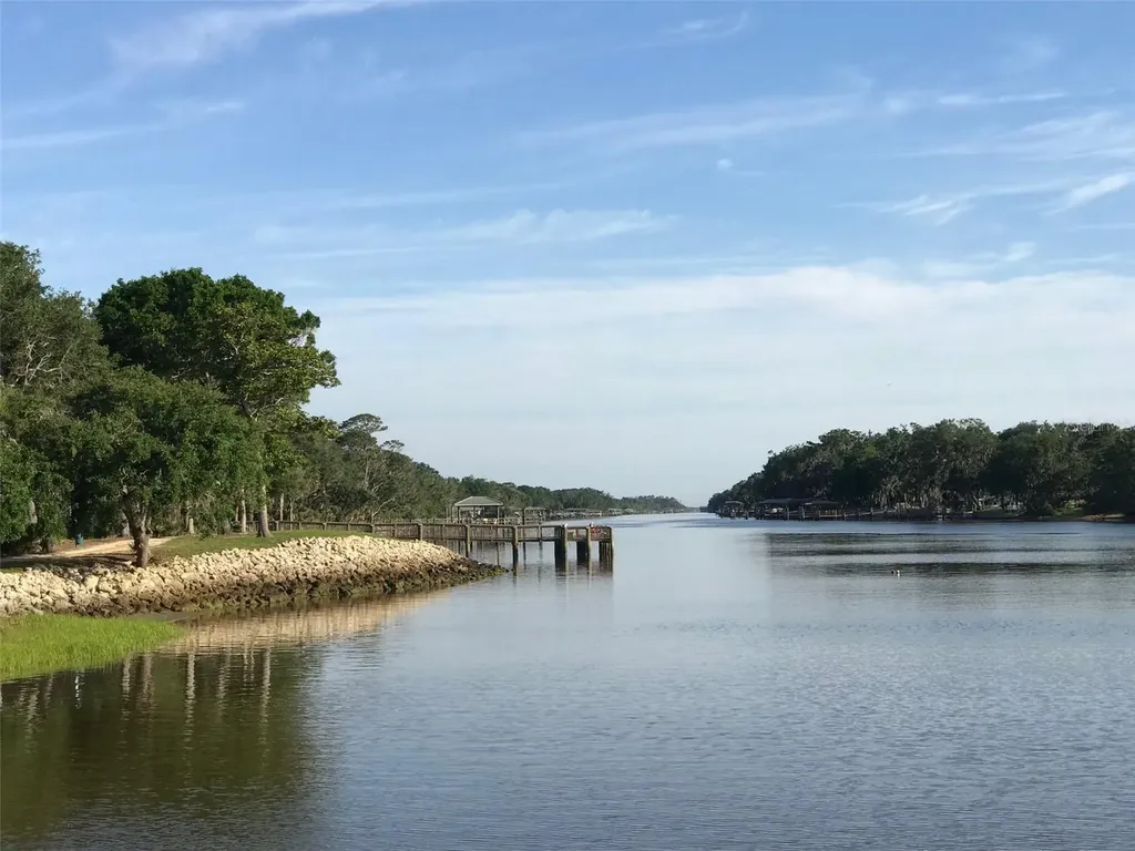 25 Riverview Bend N Palm Coast FL 32137