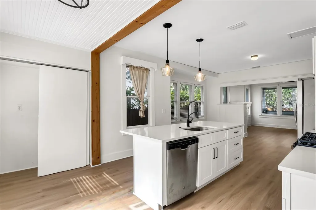 1924 3rd Street S St Petersburg FL 33705