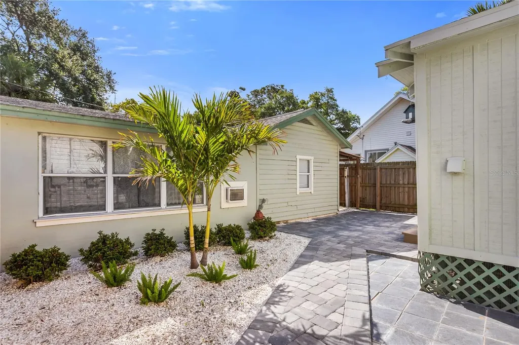 1924 3rd Street S St Petersburg FL 33705