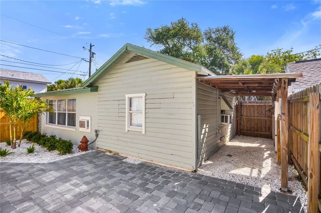 1924 3rd Street S St Petersburg FL 33705