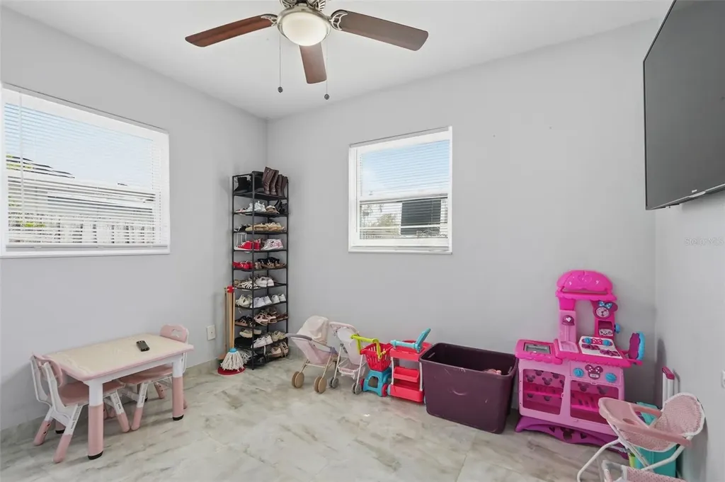 5922 Malcross Drive Orlando FL 32812