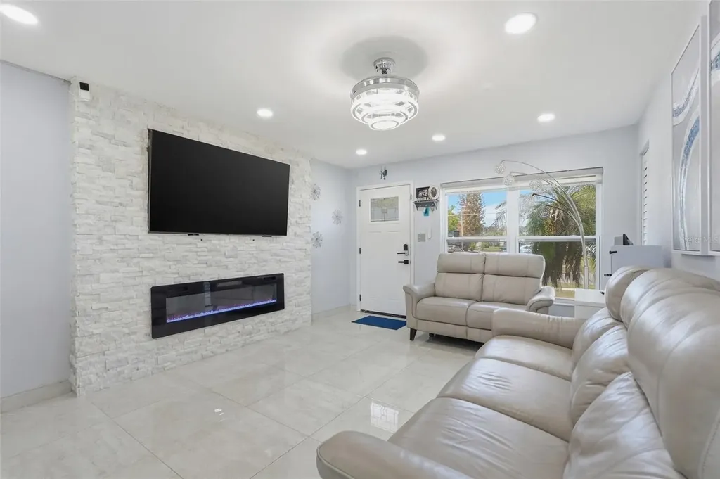 5922 Malcross Drive Orlando FL 32812