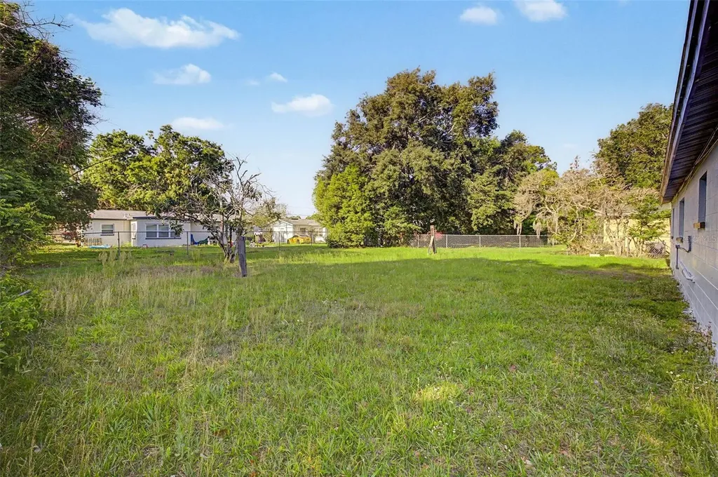1807 E Ohio Street Plant City FL 33563