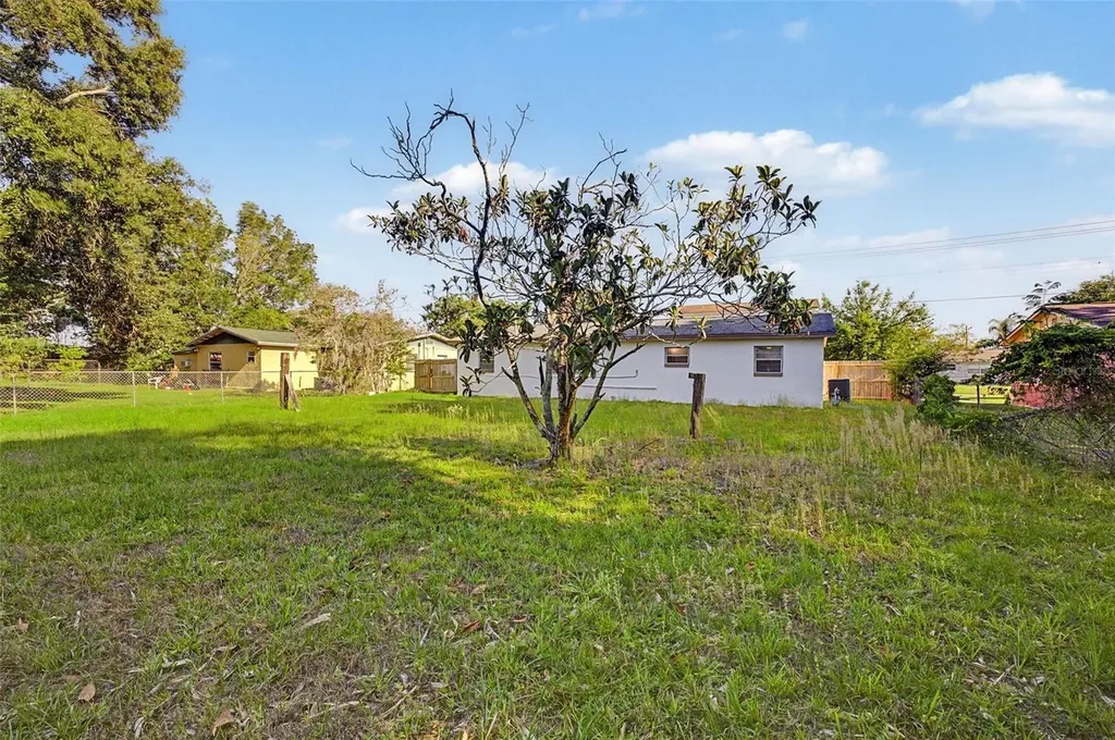 1807 E Ohio Street Plant City FL 33563