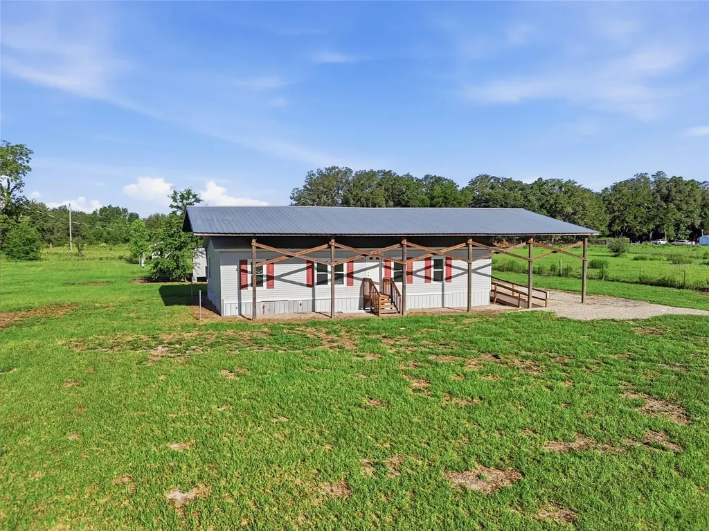125 NW 40th Avenue Bell FL 32619