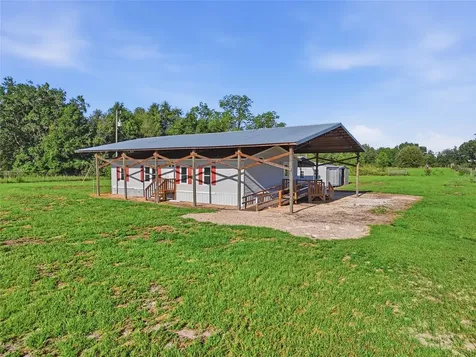 125 NW 40th Avenue Bell FL 32619
