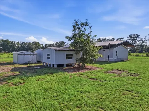 125 NW 40th Avenue Bell FL 32619