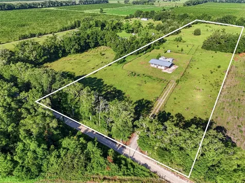125 NW 40th Avenue Bell FL 32619