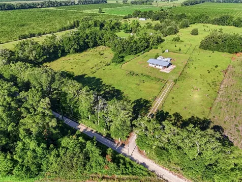 125 NW 40th Avenue Bell FL 32619