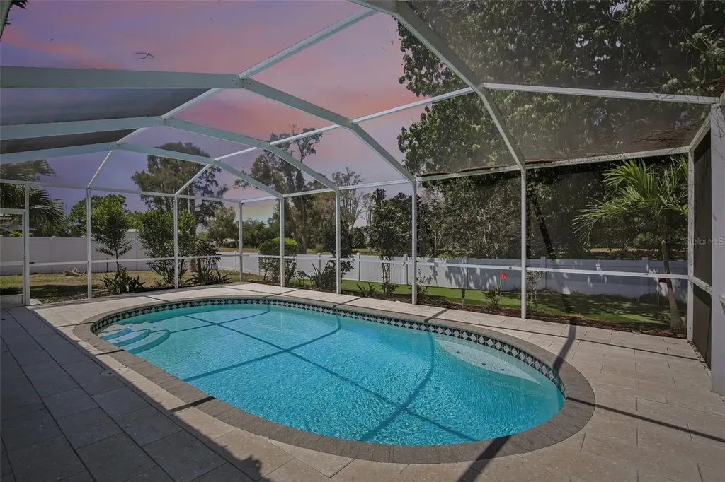 9622 Oakhurst Road Seminole FL 33776