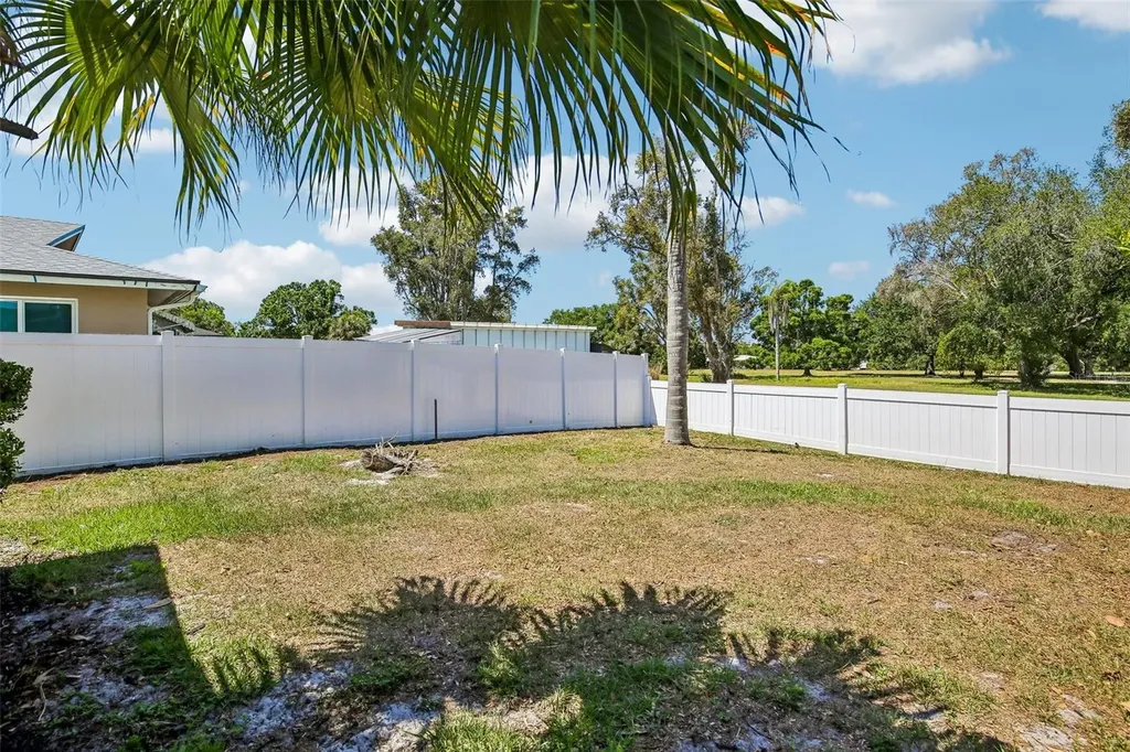 9622 Oakhurst Road Seminole FL 33776
