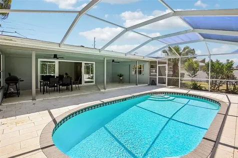 9622 Oakhurst Road Seminole FL 33776