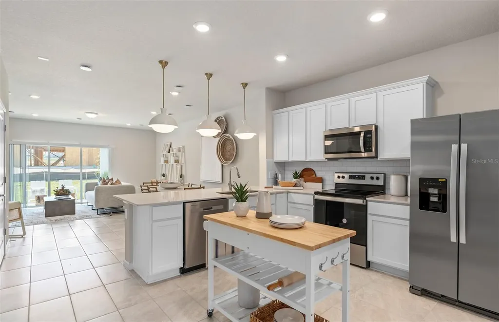 4292 Chester Springs Boulevard Davenport FL 33837